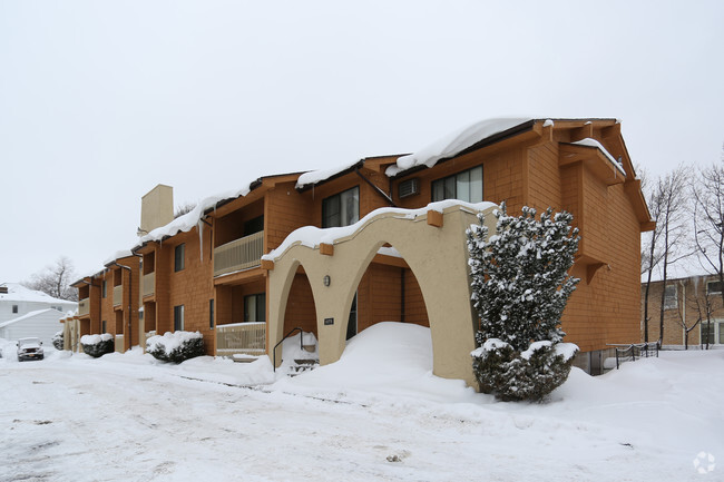 Primary Photo - Maplewood Terrace Apartments