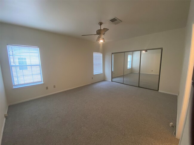 Building Photo - 2856 Holly Hall St