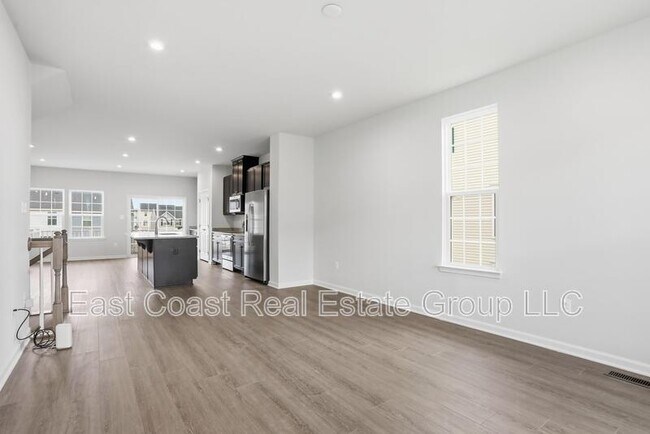 Building Photo - 105 Dripping Spring Dr