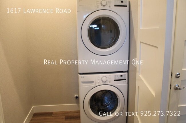 Building Photo - 1617 Lawrence Rd