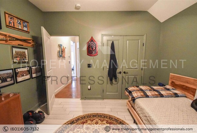 Building Photo - A wonderful home full of character!