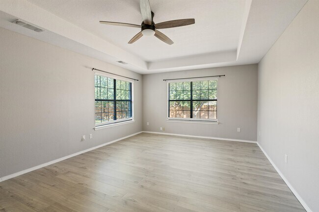 Building Photo - 215 Saddle Blanket