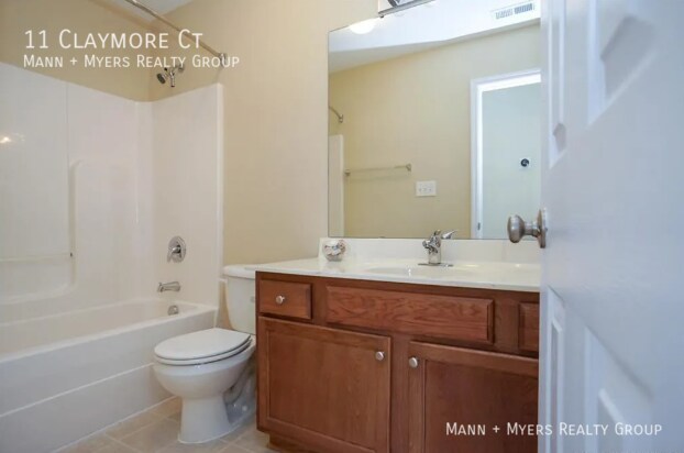 Building Photo - 11 Claymore Ct