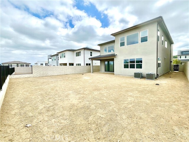 Building Photo - 27511 Elderberry Dr