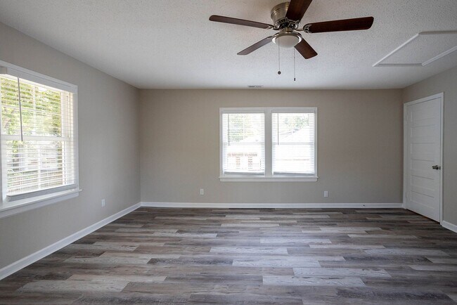 Building Photo - 20 Marion Ave