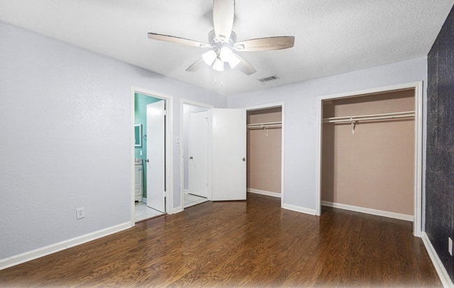 Building Photo - 3823 Suttonford Dr