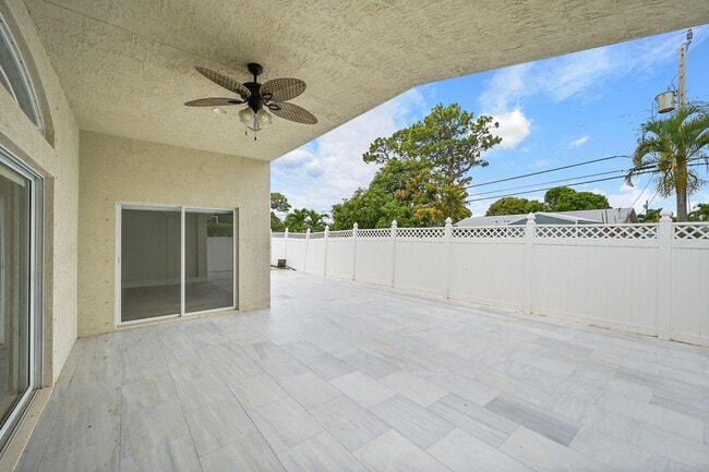 Building Photo - 248 Clocktower Dr