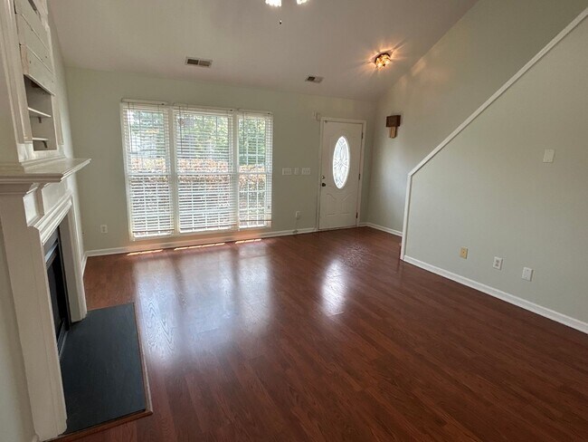 Building Photo - 3 Bed | 2.5 Bath Home in Raleigh with a Su...