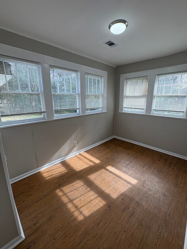 Building Photo - 3369 Montezuma Rd