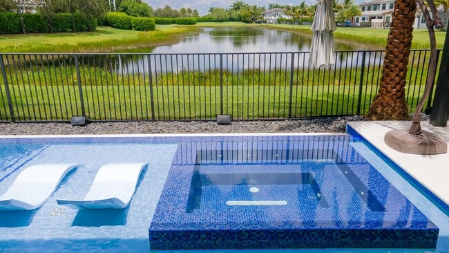 Building Photo - 17119 Aquavera Way