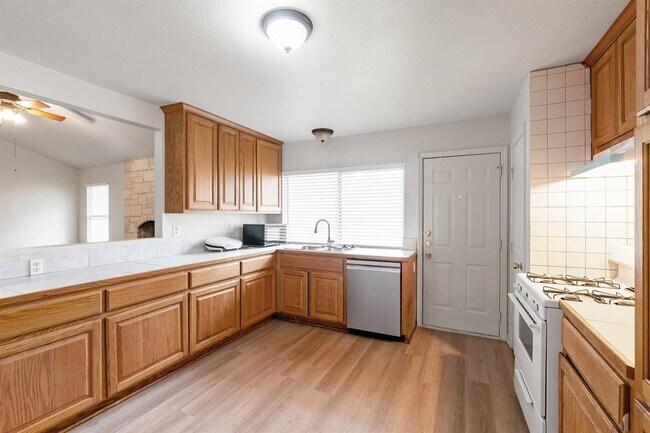 Building Photo - 8408 Staunton Dr