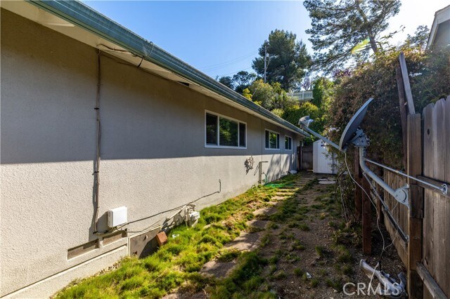 Building Photo - 668 Patricia Dr