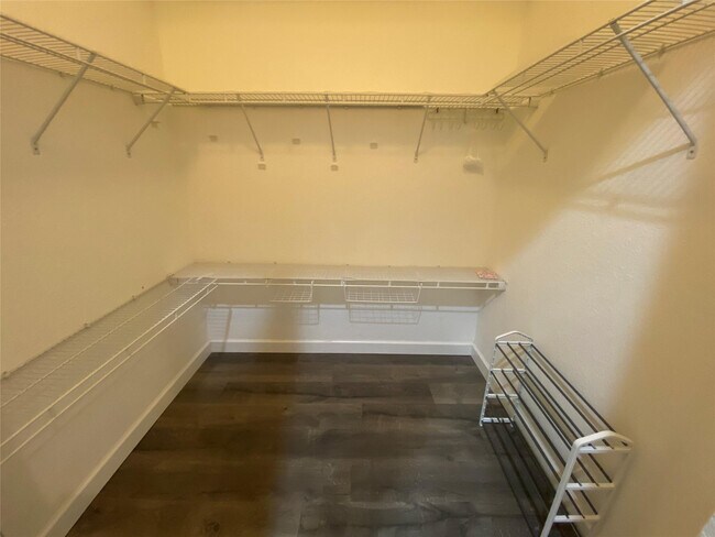 Building Photo - 8203 NW 128th Ln