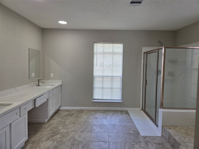 Building Photo - 14959 Havenridge Dr