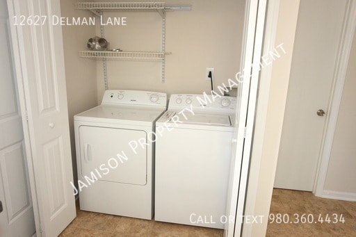 Building Photo - 12627 Delman Ln