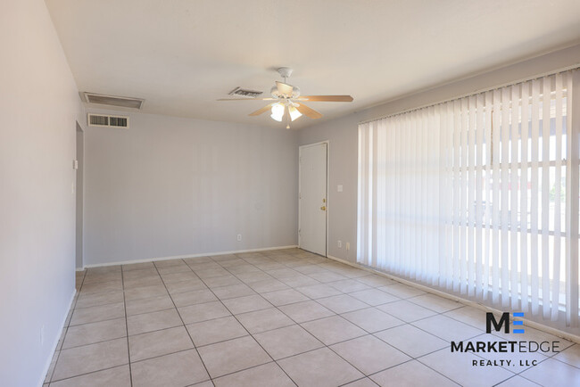 Building Photo - 4 Bed/2Bath Home at 39th Ave/Camelback! Re...