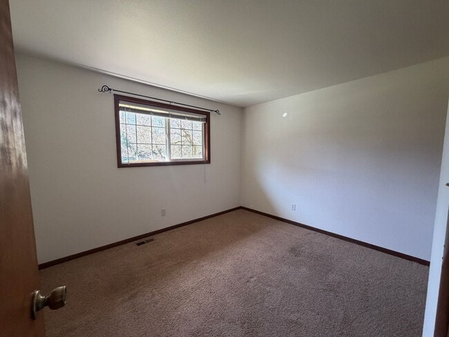 Building Photo - 6597 Tut Terrace