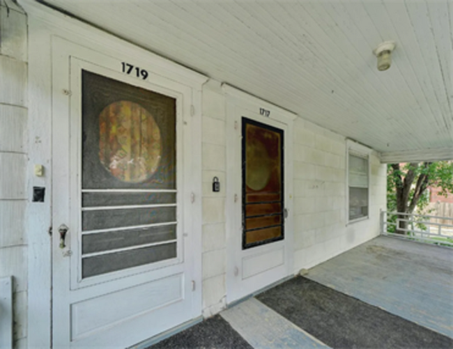 Building Photo - 1717 S 13th St