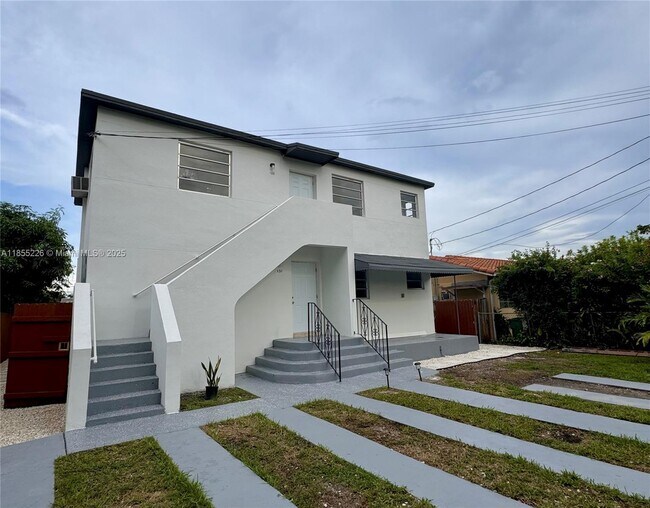 Primary Photo - 131 NW 32nd Ct