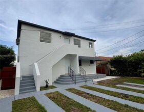 Building Photo - 131 NW 32nd Ct