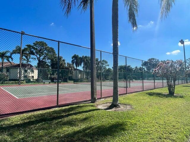 Building Photo - 312 Knotty Pine Cir