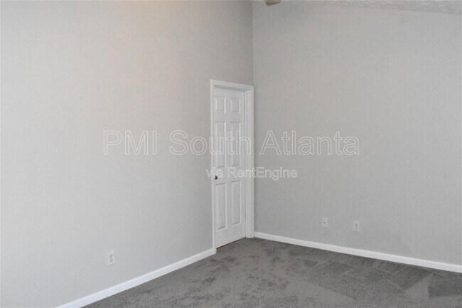 Building Photo - 5798 Strathmoor Manor Cir