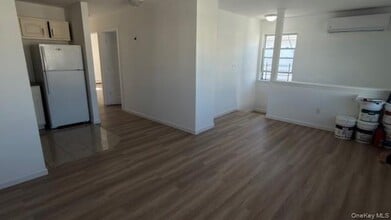 Building Photo - 69-51 Almeda Ave