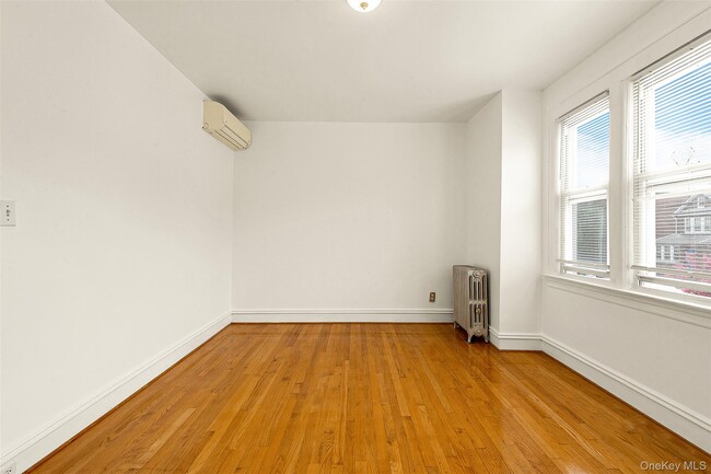 Building Photo - 68-39 Kessel St