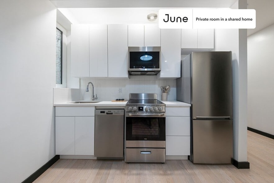 Building Photo - Room in Shared 4 bed/2 bath home in Ditmas Park