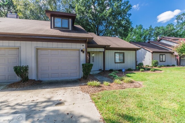 Building Photo - Spacious & Renovated Townhouse in Willow Run * Goldsboro