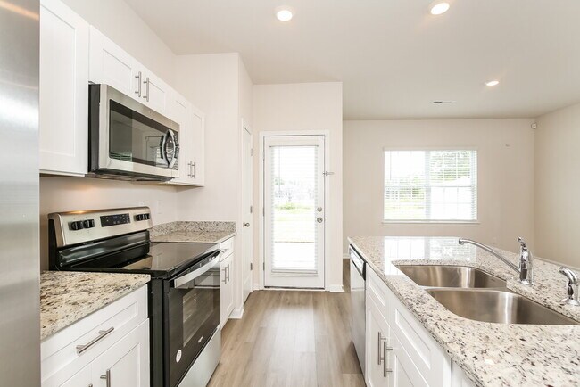 Building Photo - 1095 HighGarden Cir