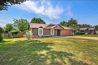 Building Photo - 1300 Timbercrest Dr