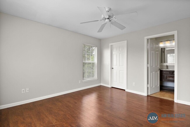 Building Photo - Bright, Freshly Updated 2BR/2BA Condo at T...