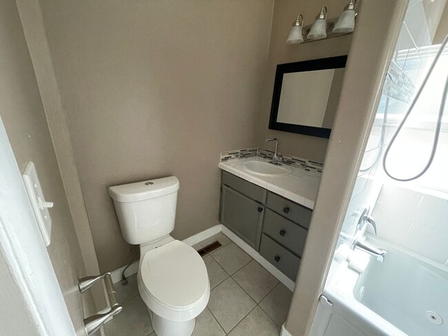 Building Photo - Charming 2 Bedroom, 1 Bath Home in Boise’s...