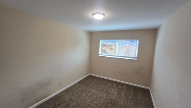 Building Photo - Cvet-2