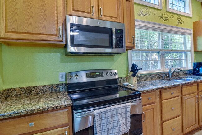 Building Photo - 2960 58th Ave S