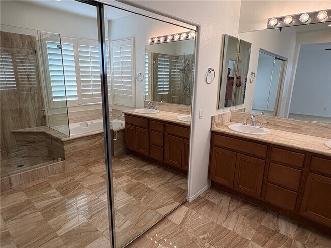 Building Photo - 24 Country Walk Dr