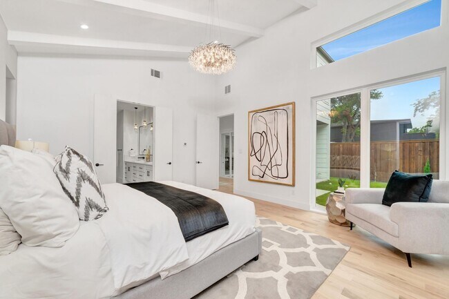 Building Photo - 3731 Cortez Dr