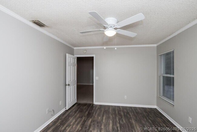 Building Photo - 108 Osceola Ave