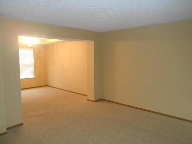 Building Photo - 5104 Blossom Ct