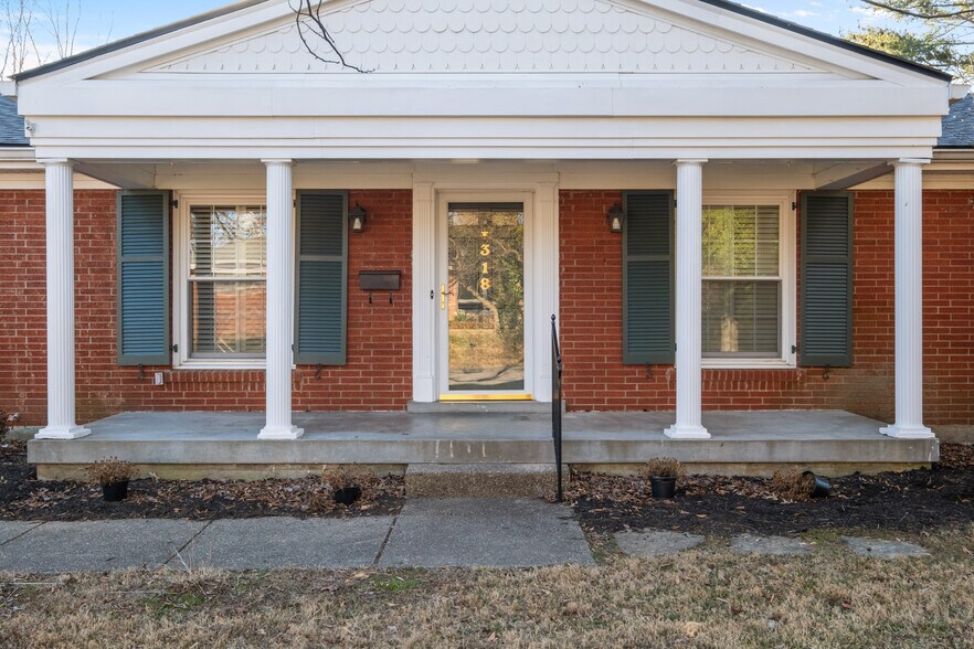 Building Photo - 318 Castleview Dr