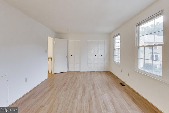 Building Photo - 18 Indian Hills Ct