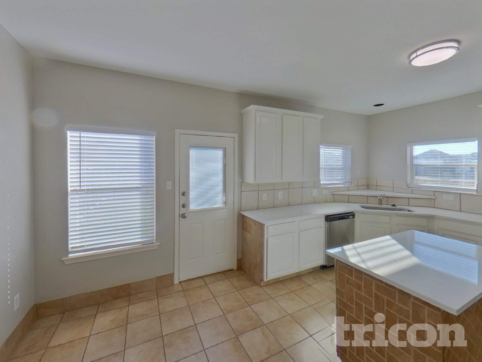 Building Photo - 521 Sandy Ln