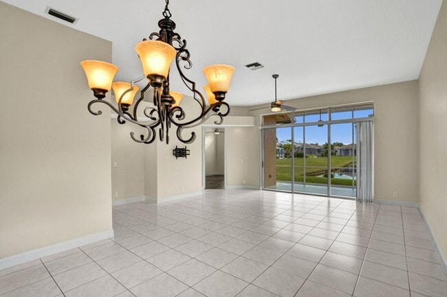 Building Photo - 16658 La Mesa Dr