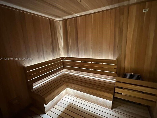 Building Photo - 77 SE 5th St