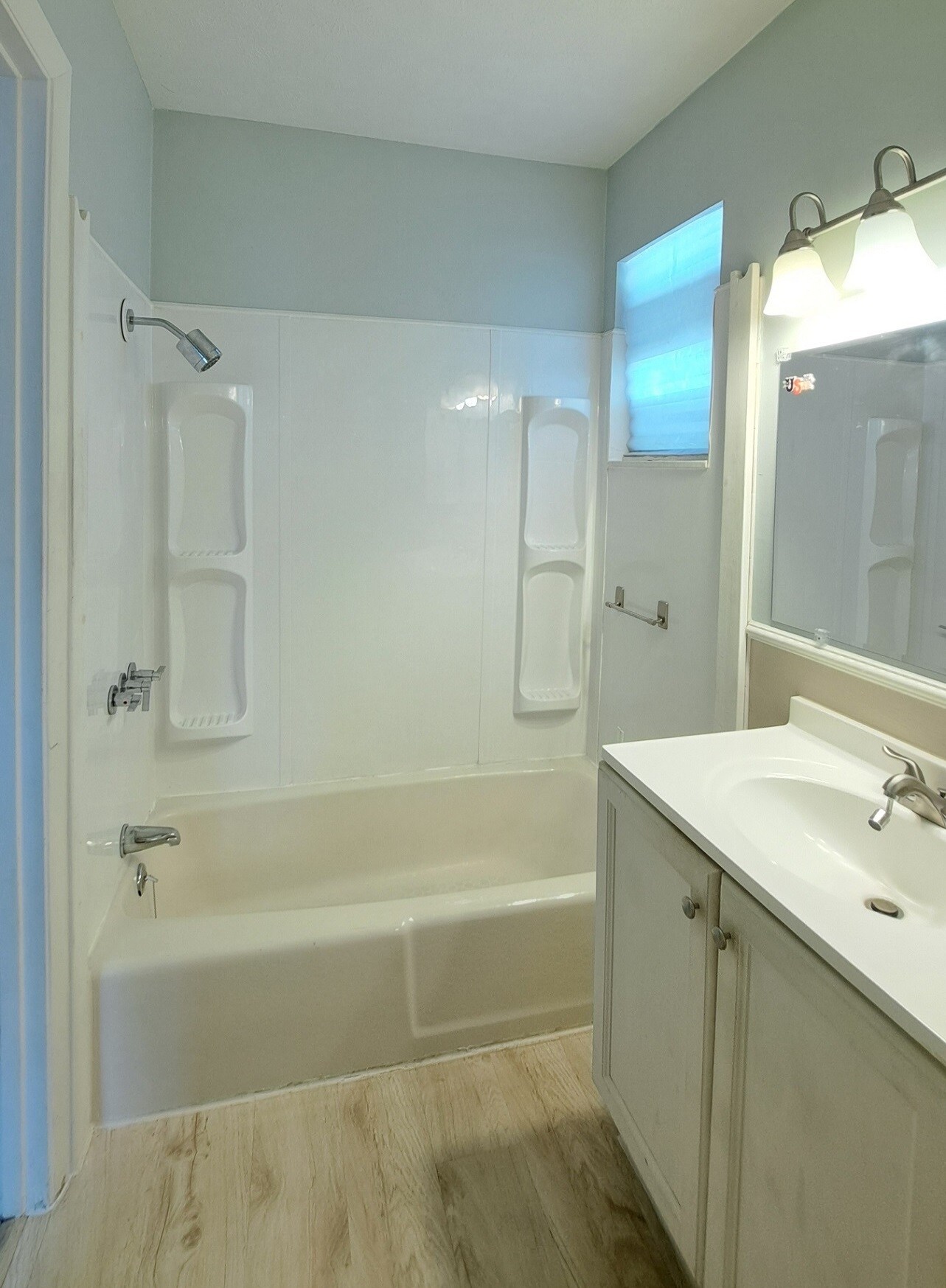 Building Photo - 3909 Ocean View Dr
