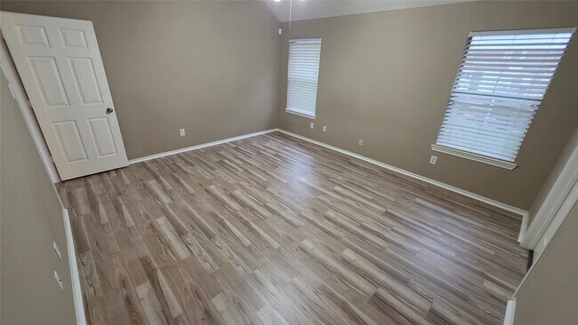 Building Photo - 5104 Big Spring Dr