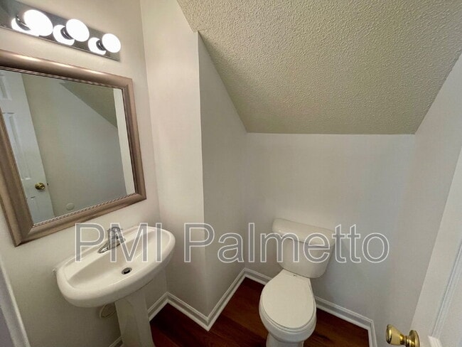 Building Photo - 944 Schofield Ln