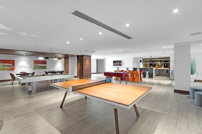 Building Photo - 300 Sunny Isles Blvd