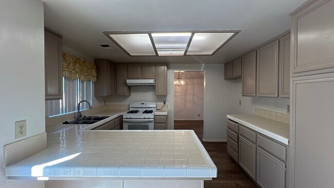 Building Photo - West Lancaster Home in a cul-de-sac